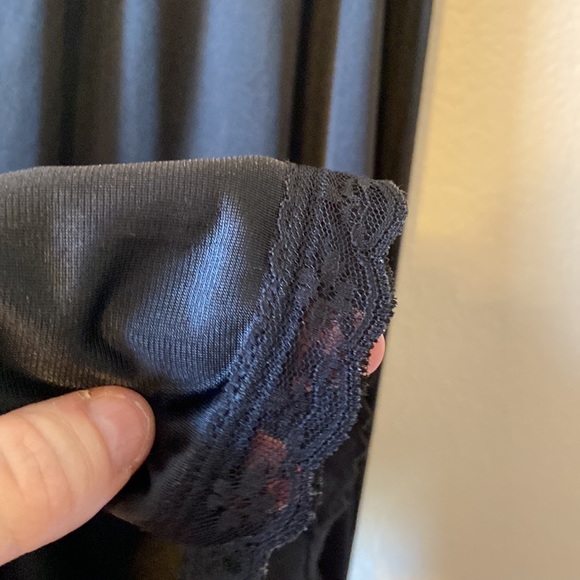 5/$10❤️❤️❤️Vintage JCPenney Longer Black Slip - Picture 3 of 5